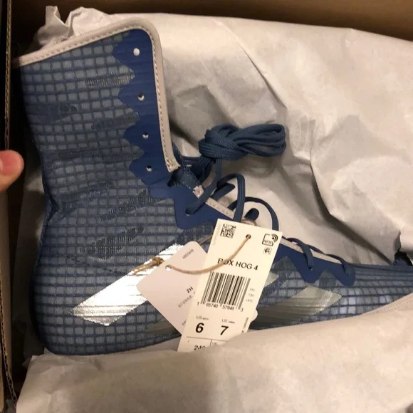 Adidas box hogs size 6 in men’s and 7 in woman’s in new condition and not worn. New boot drop from Adidas /// The Adidas Box Hog 2 now  main image 4